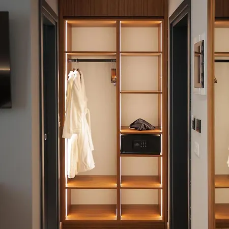 Select Boutique 3* Tirana