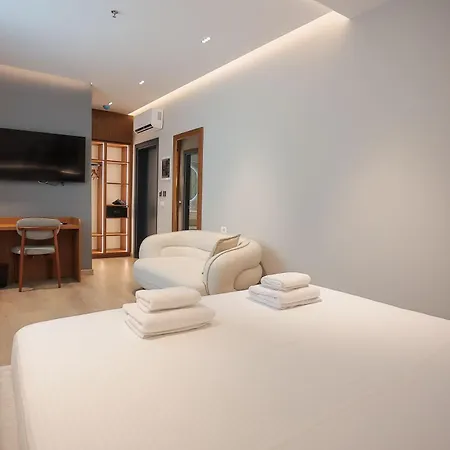Select Boutique 4* טיראנה